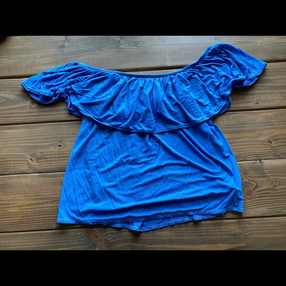 American Eagle off the shoulder shirt